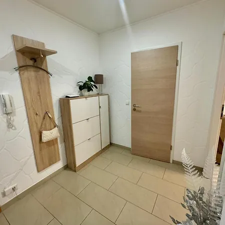 Zentrumsnahe 2-zimmer Mit Balkon, Garage, Nahe öpnv Für 4 Personen * Fürth